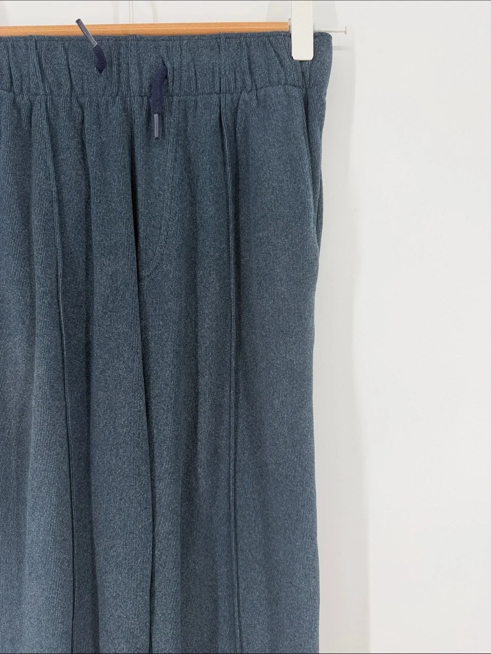 Abercrombie Kids Girls 9/10 Blue Pintuck Pull-On Stretch Trouser Sweatpants
